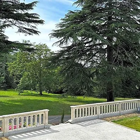 Du Chateau De Saint Saturnin Sur Loire Hotel *